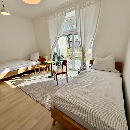 Fiorella Airport With Garden