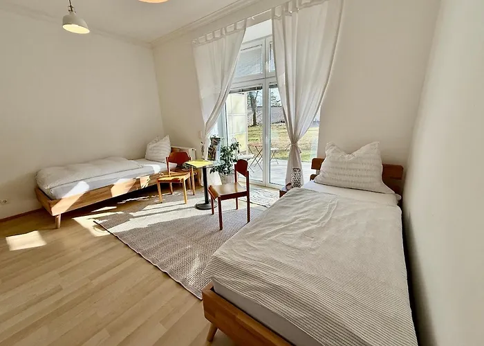 Fiorella Airport With Garden