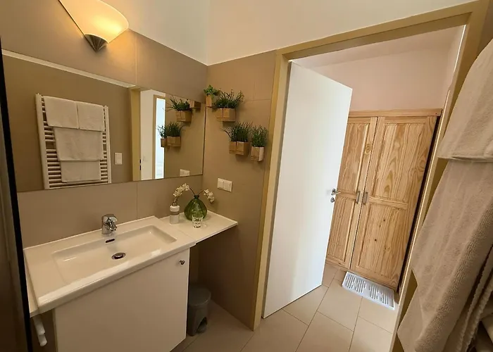 Fiorella Airport With Garden Lägenhet *